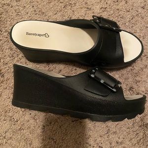 Black Baretraps wedge sandals- Size 9